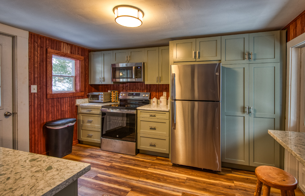 Charming Village Cottage - Photo 7