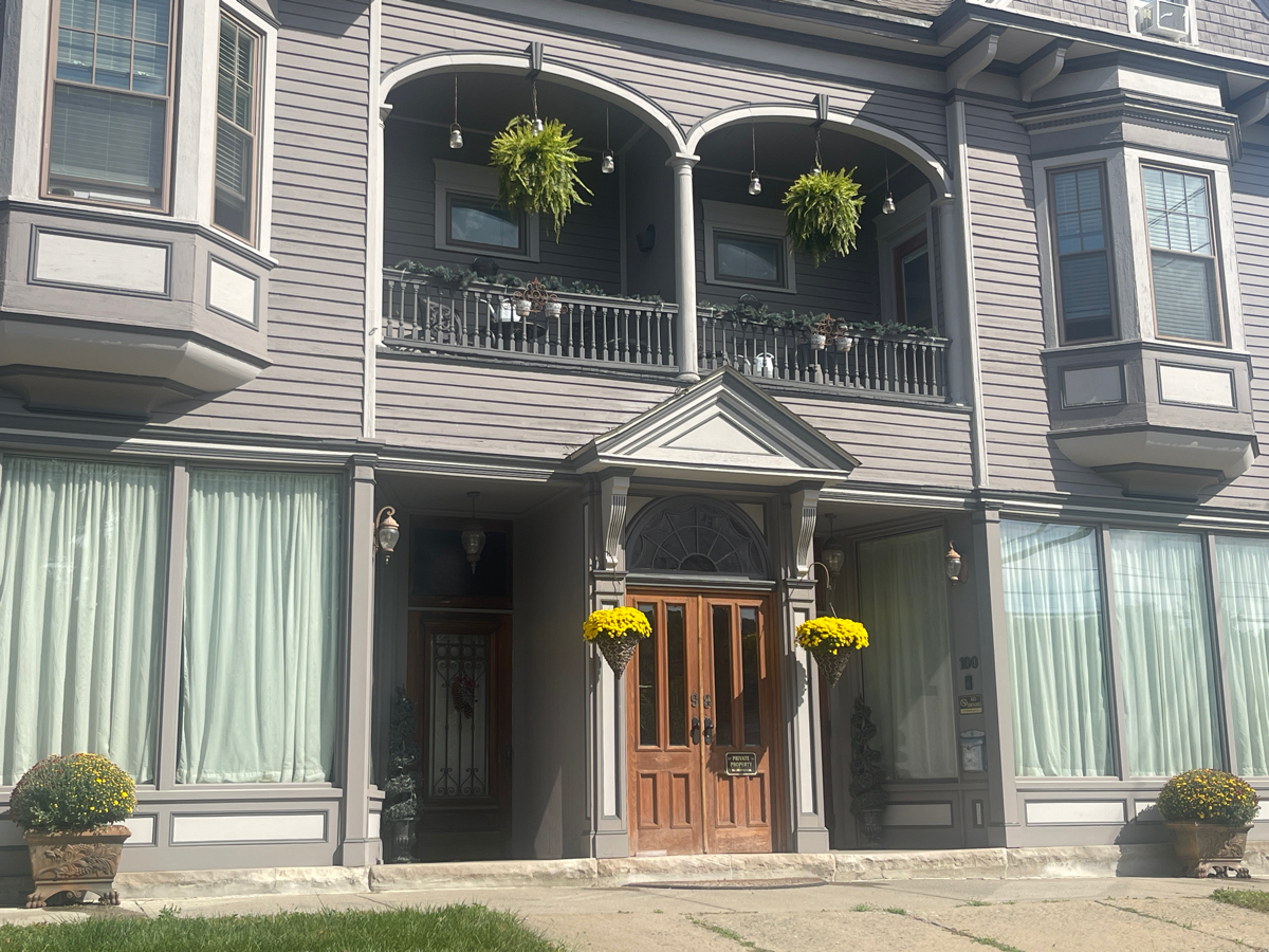 Cute,cozy and quiet apt near hospitals - Photo 3