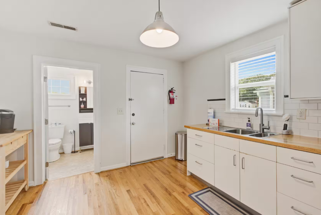 The Emerson Bungalow - Photo 12