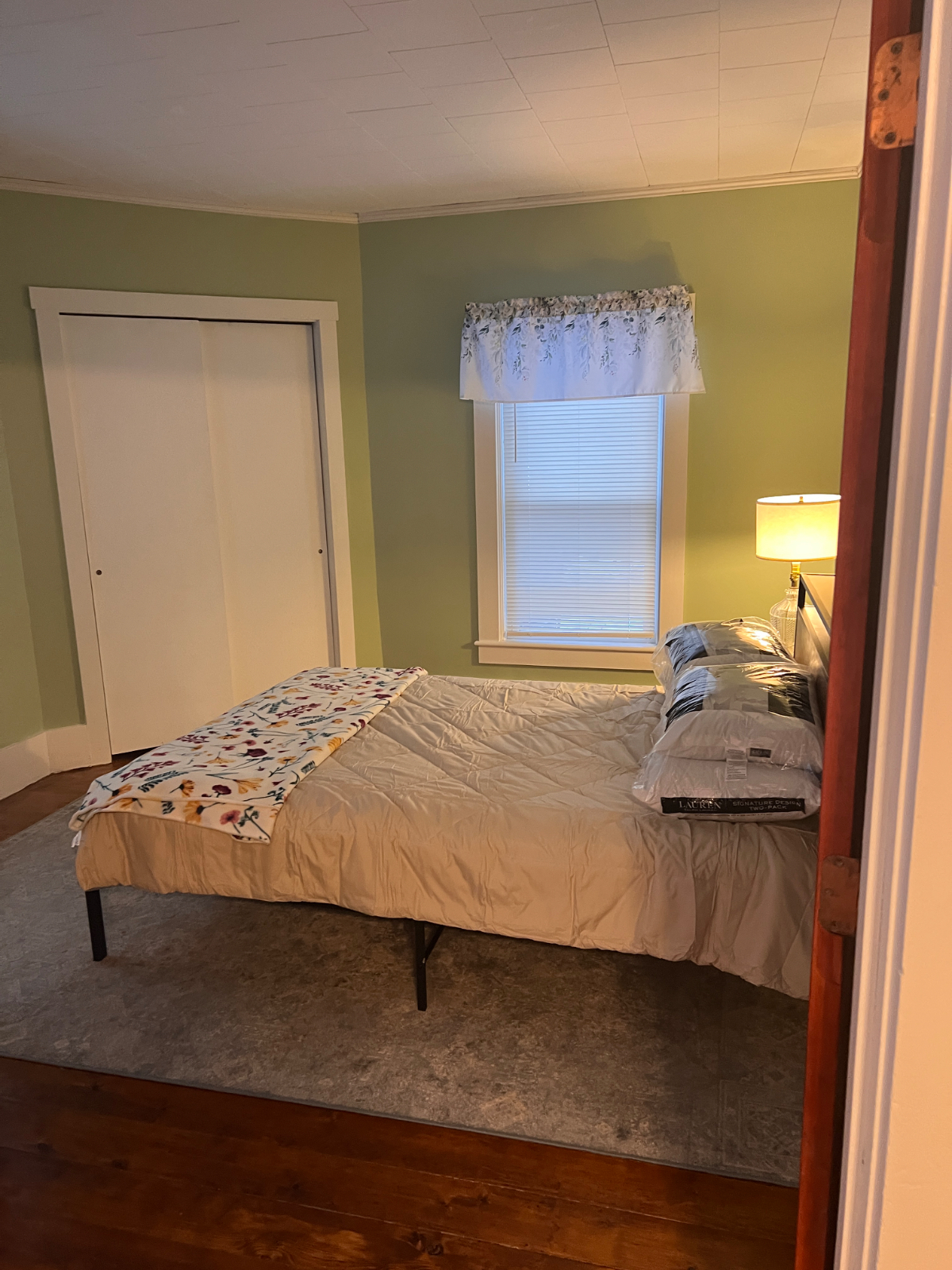 Ludlow Village 1 BR apartment September 1 occupancy - Photo 9