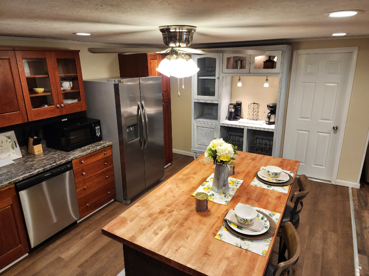 Cozy Home on Hazel Drive - Photo 2