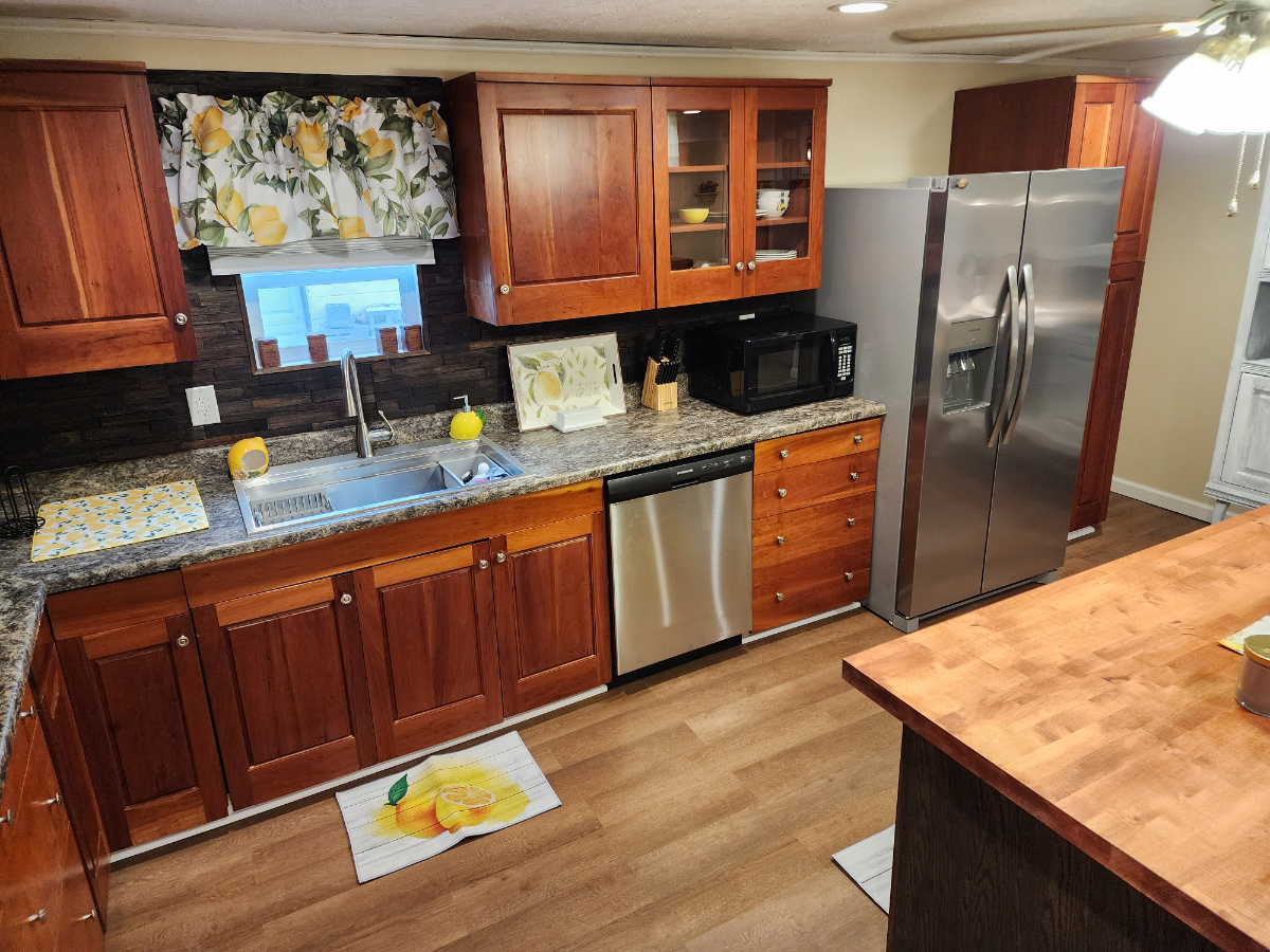 Cozy Home on Hazel Drive - Photo 4