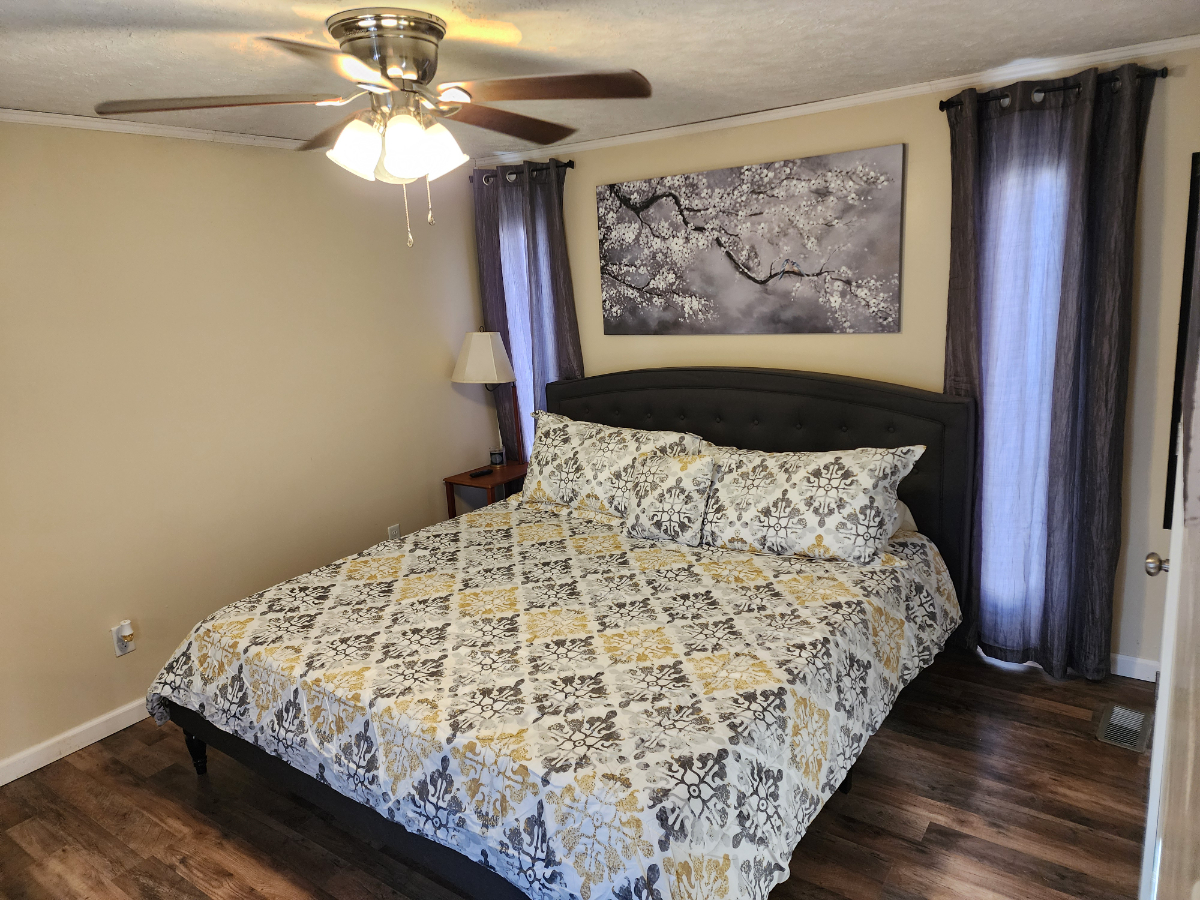 Cozy Home on Hazel Drive - Photo 6