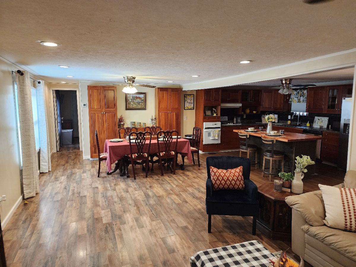 Cozy Home on Hazel Drive - Photo 1