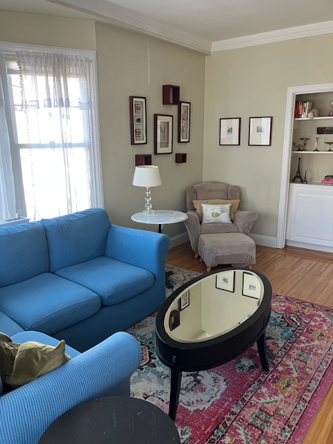 Charming and Spacious 1 bedroom in great neighborhood with dedicated wfh space - Photo 3