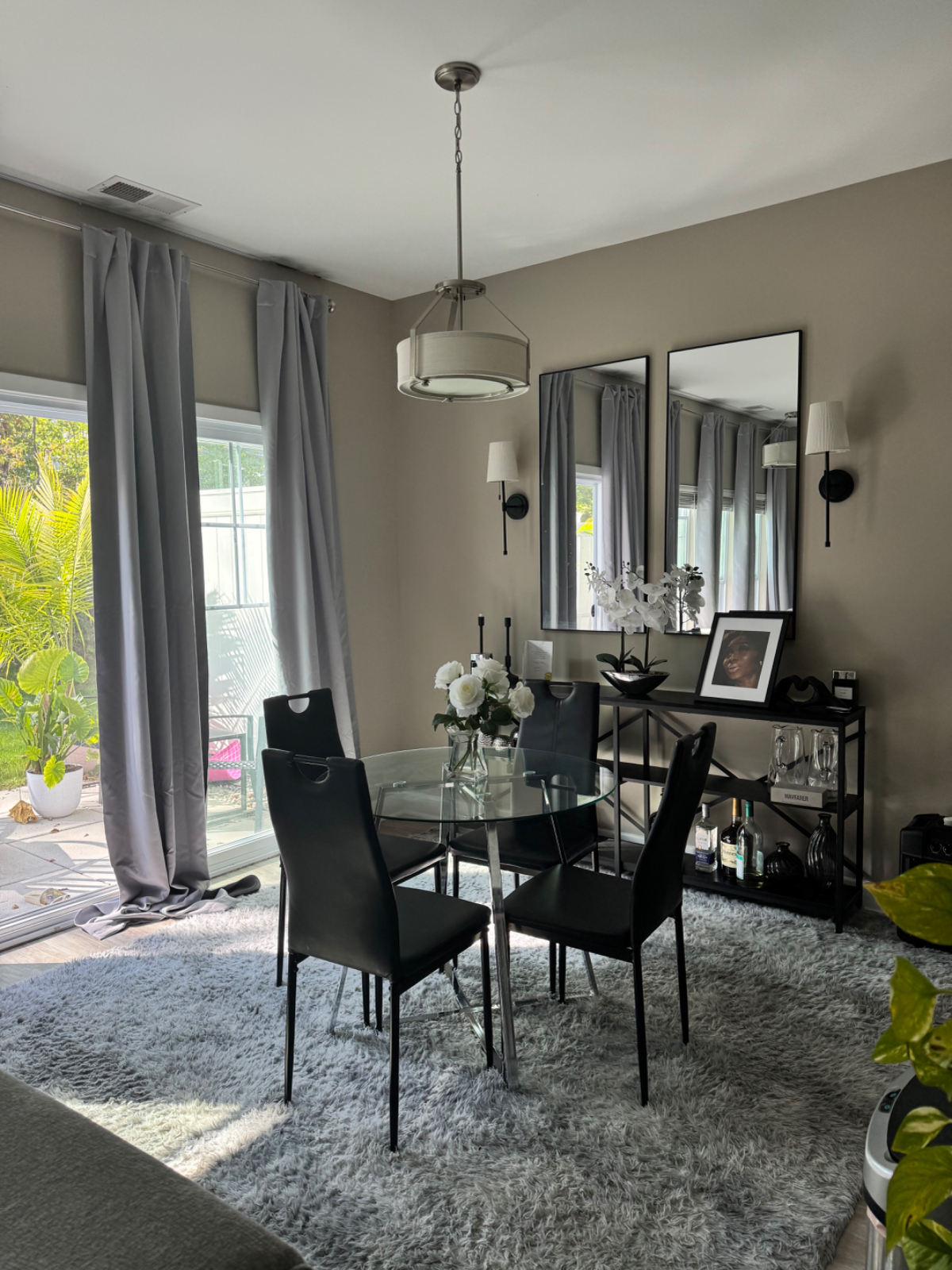Cozy Suburban Escape near Roberts Wesleyan University - Photo 4