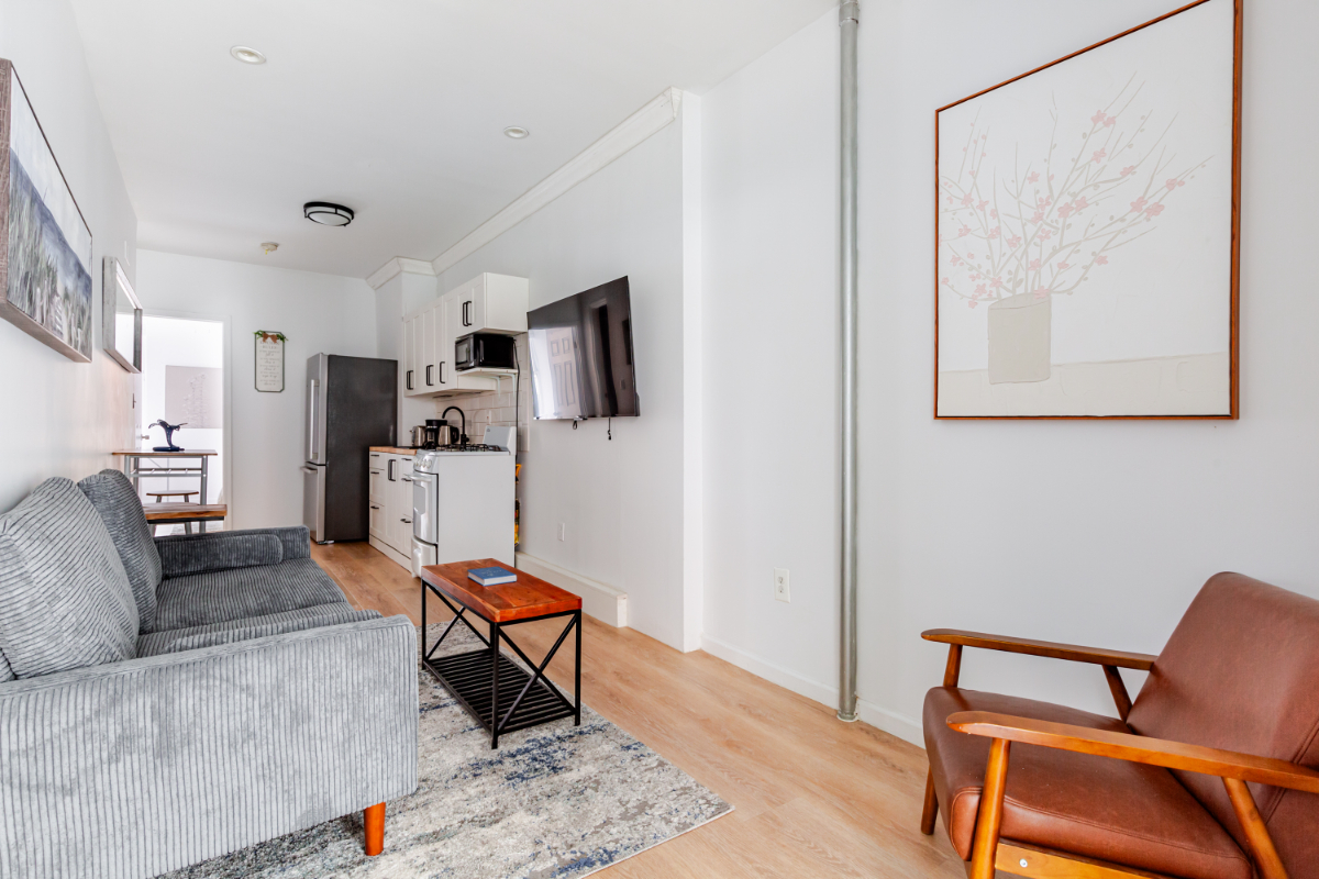 Newly renovated true 2 bedroom in heart of East Village - Photo 3