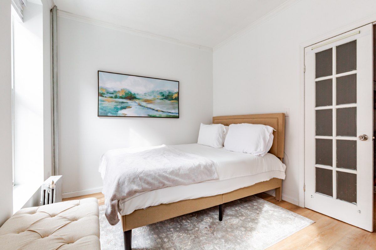 Newly renovated true 2 bedroom in heart of East Village - Photo 12