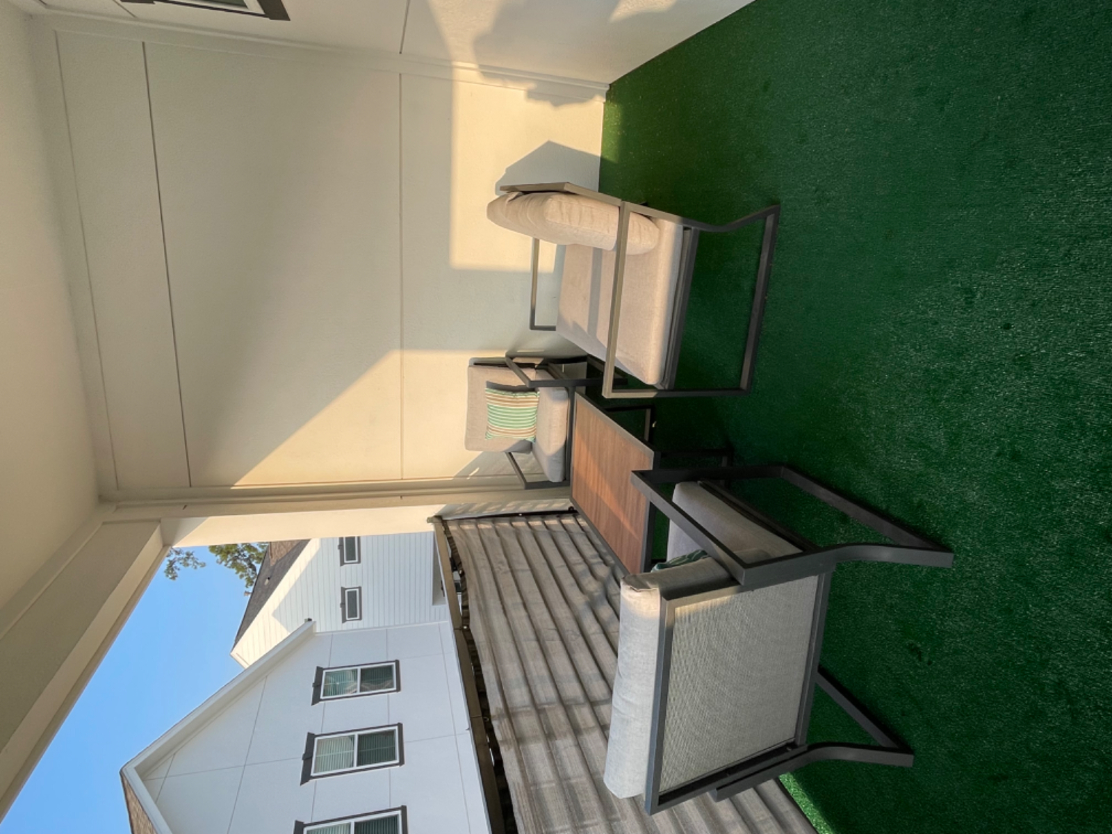 Entire new and modern 3bedroom 2.5 Bath centrally located - Photo 9