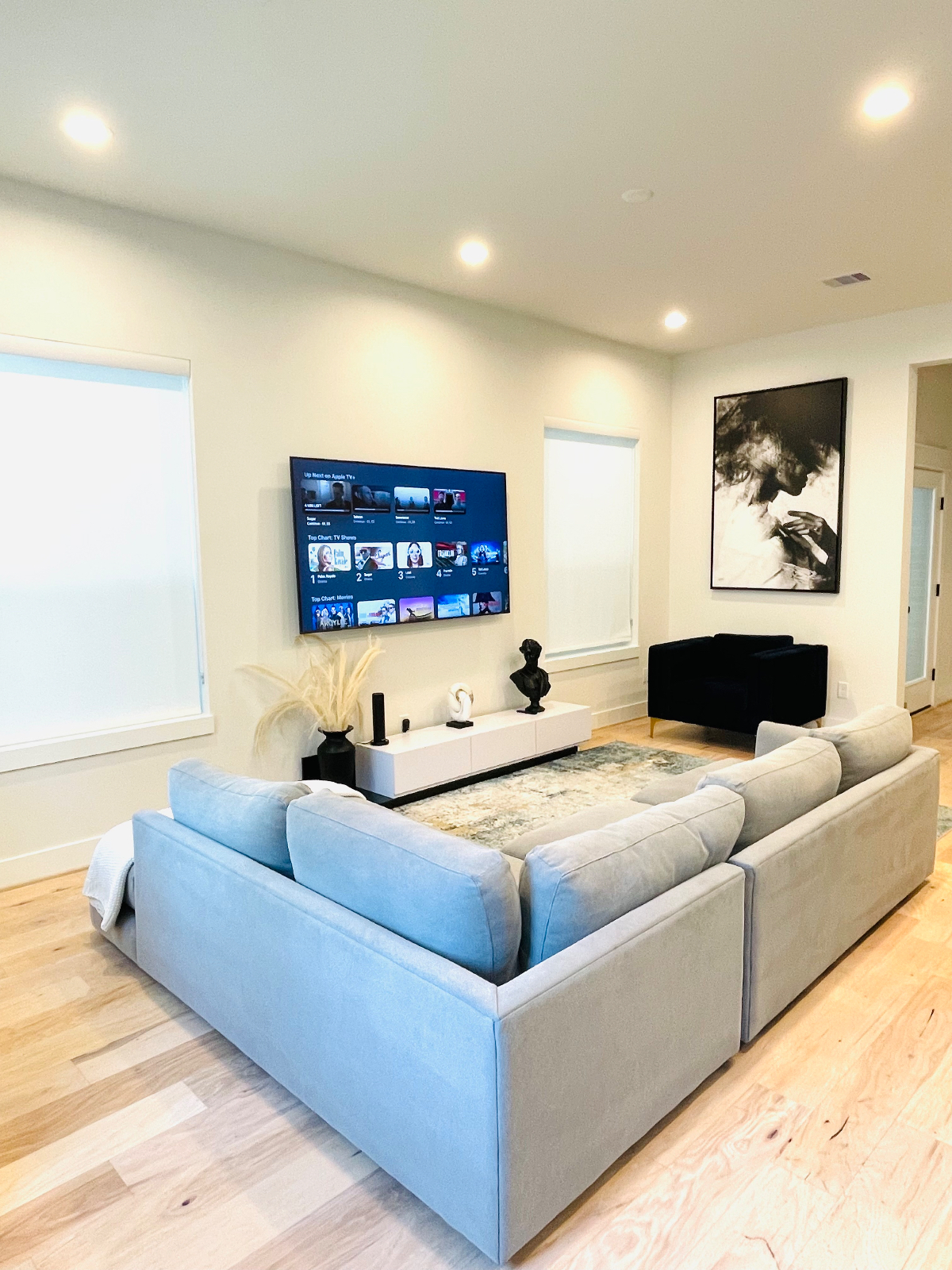 Entire new and modern 3bedroom 2.5 Bath centrally located - Photo 11
