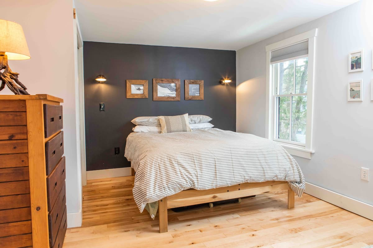 Fabulous Remodeled Home .5 mile walk from Church St - Photo 5