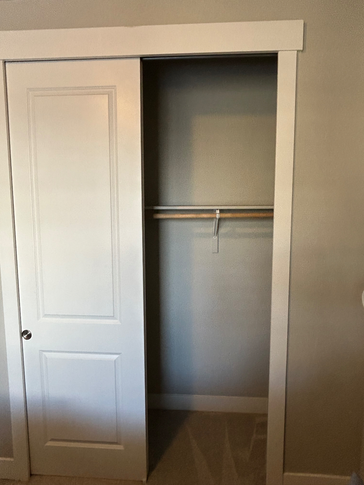 Fully Furnished Private Room in Modern Home Only 2 Miles from Top Hospitals in Colorado Springs - Photo 4