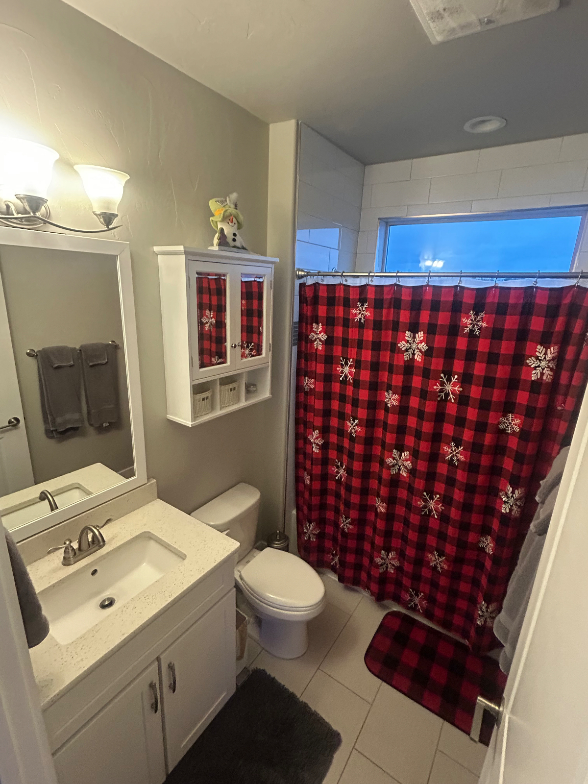 Fully Furnished Private Room in Modern Home  Only 2 Miles from Top Hospitals in Colorado Springs - Photo 7
