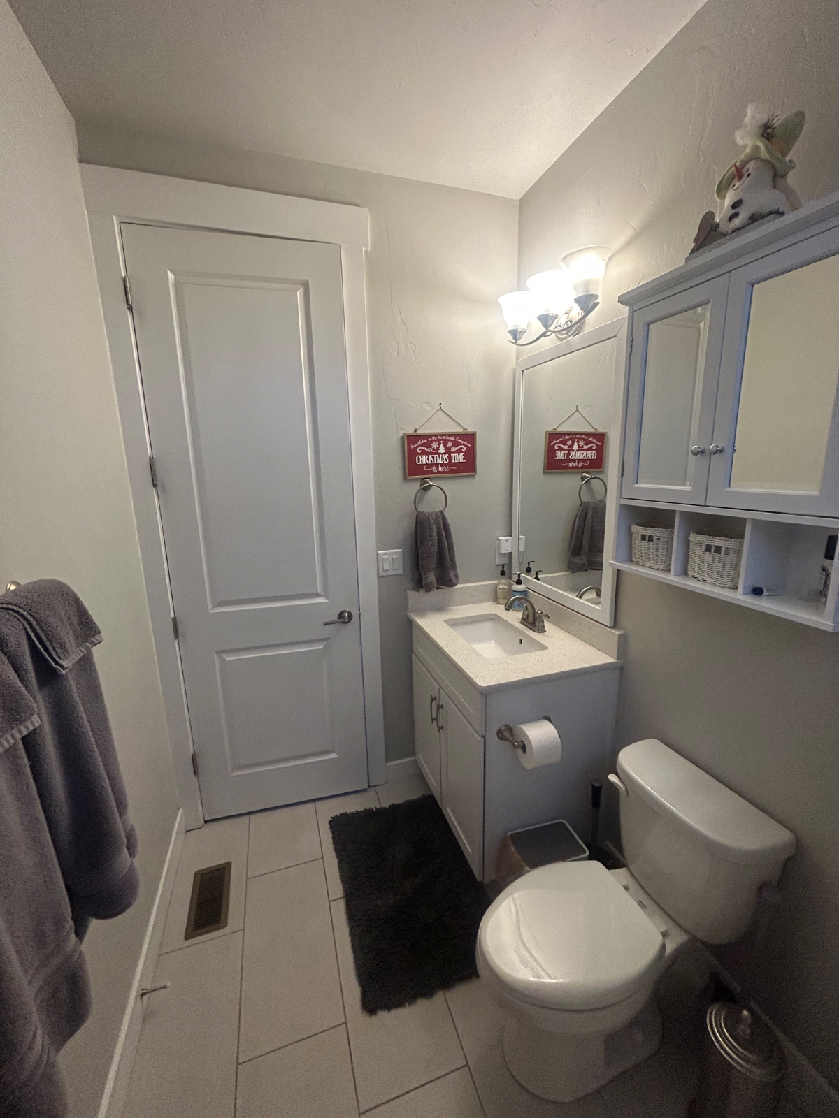 Fully Furnished Private Room in Modern Home  Only 2 Miles from Top Hospitals in Colorado Springs - Photo 8