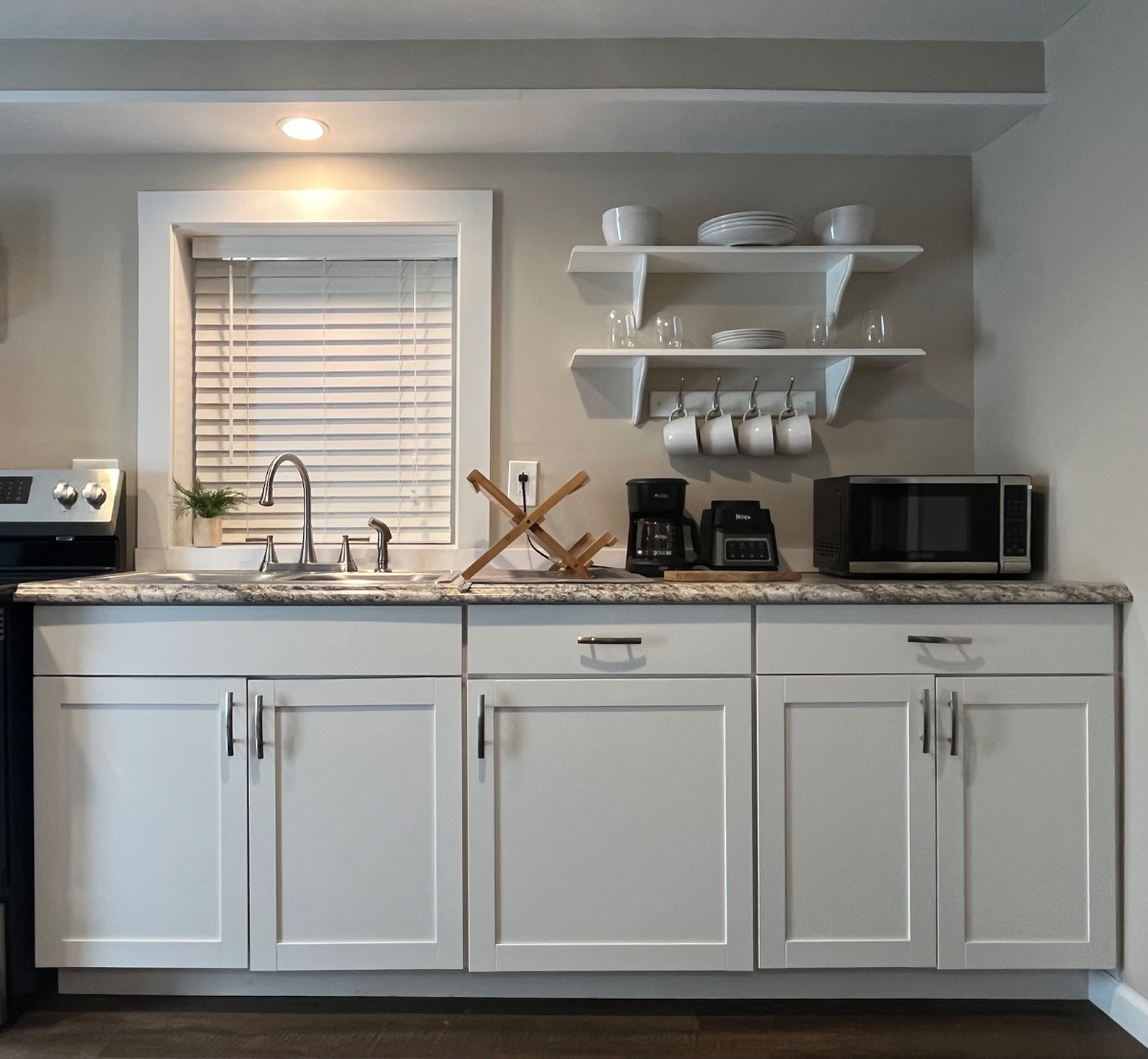 Modern apartment studio in historic Montford near downtown - Photo 6