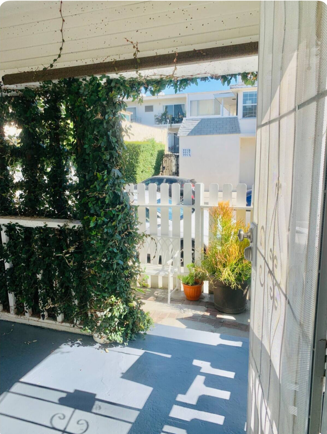 West Hollywood - Photo 3