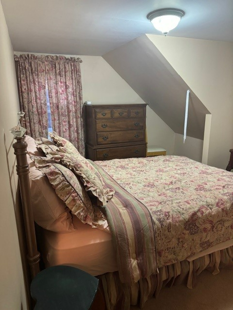 Cozy 1-Bedroom Apartment with Scenic Views in a Serene Neighborhood - Photo 11