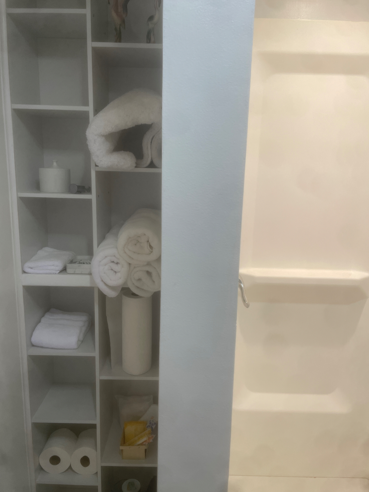Cozy One Bedroom EFFICIENCY - Photo 3