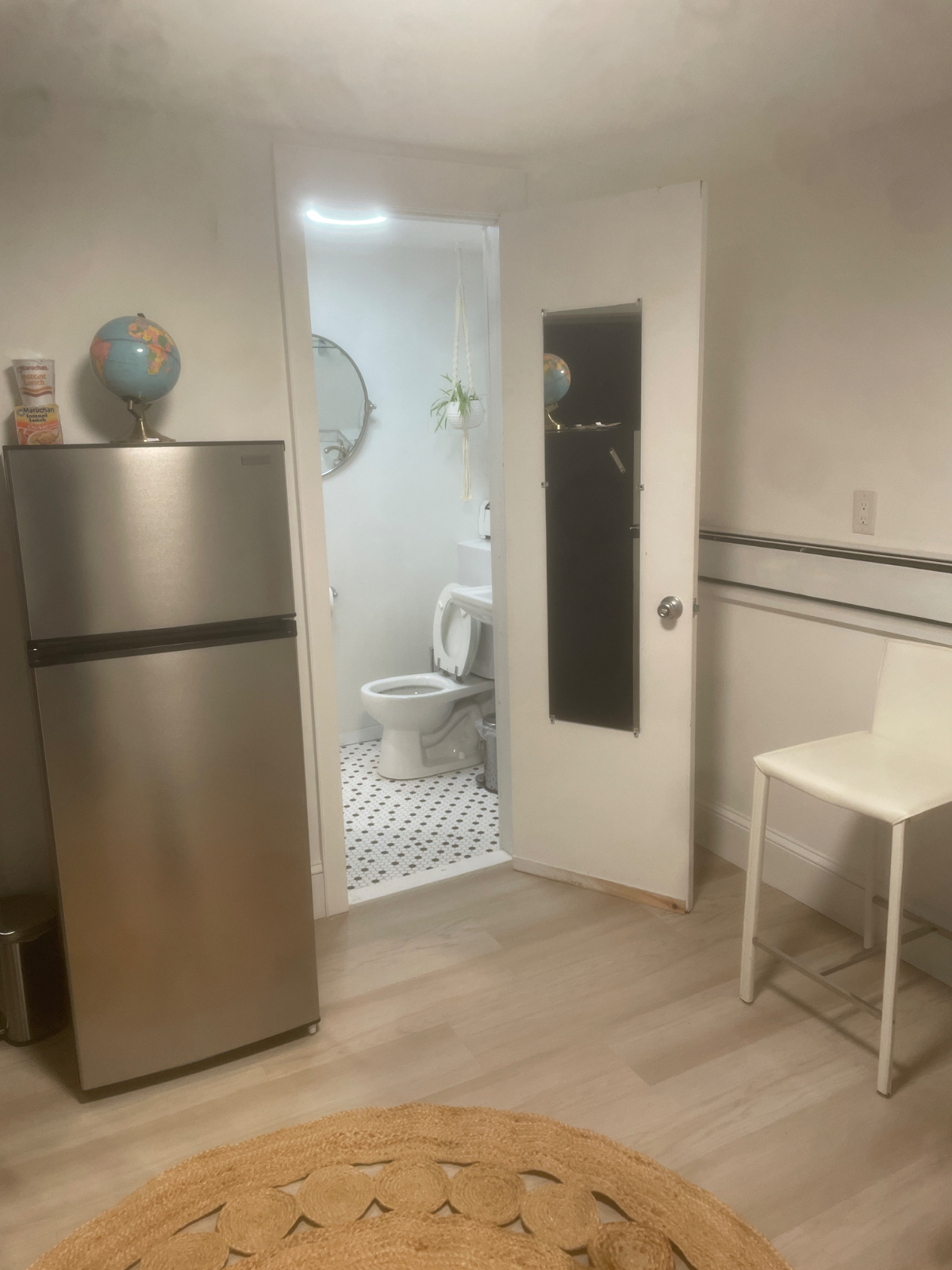 Cozy One Bedroom EFFICIENCY - Photo 10