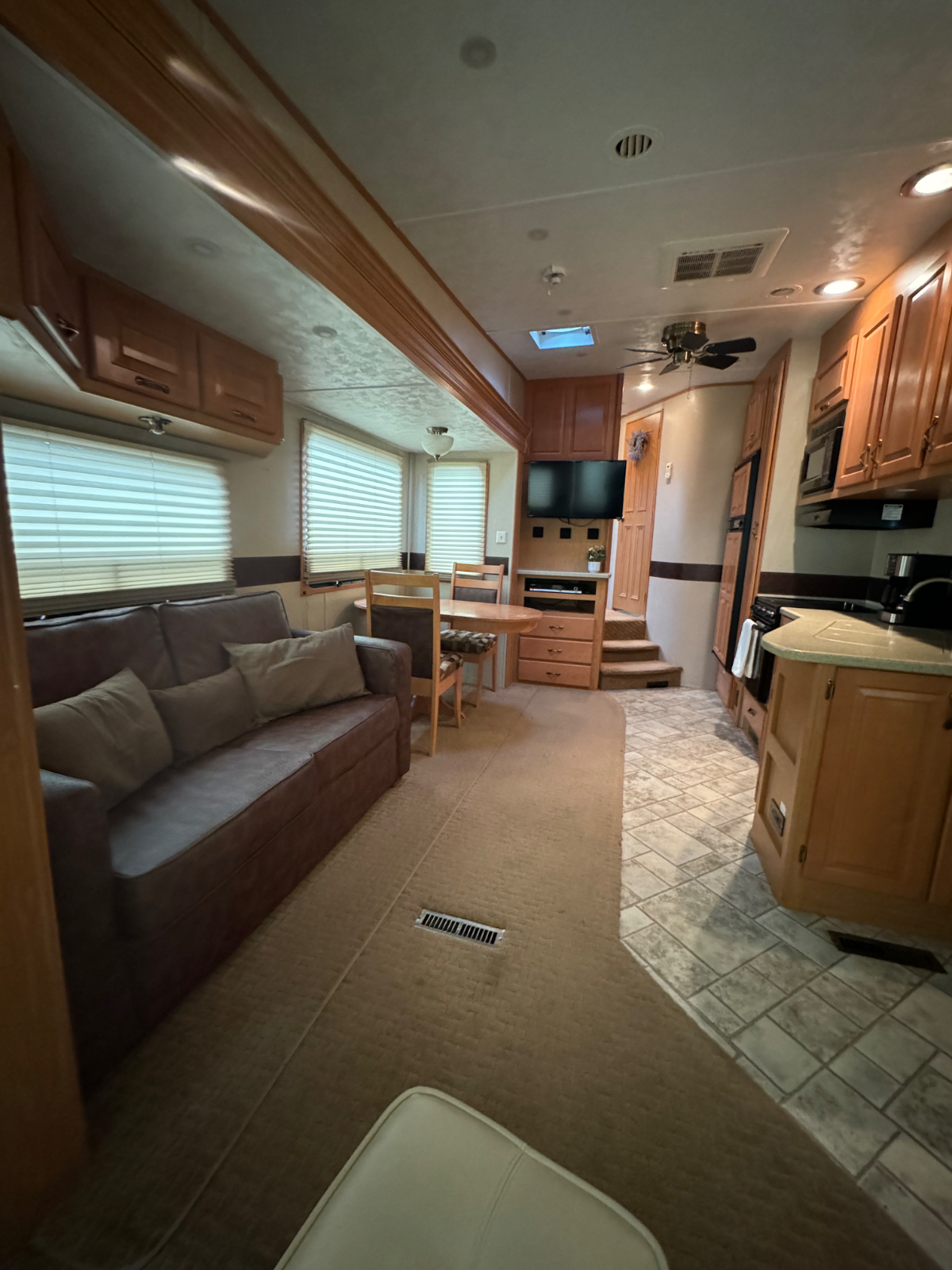 Cozy Camper - Photo 3