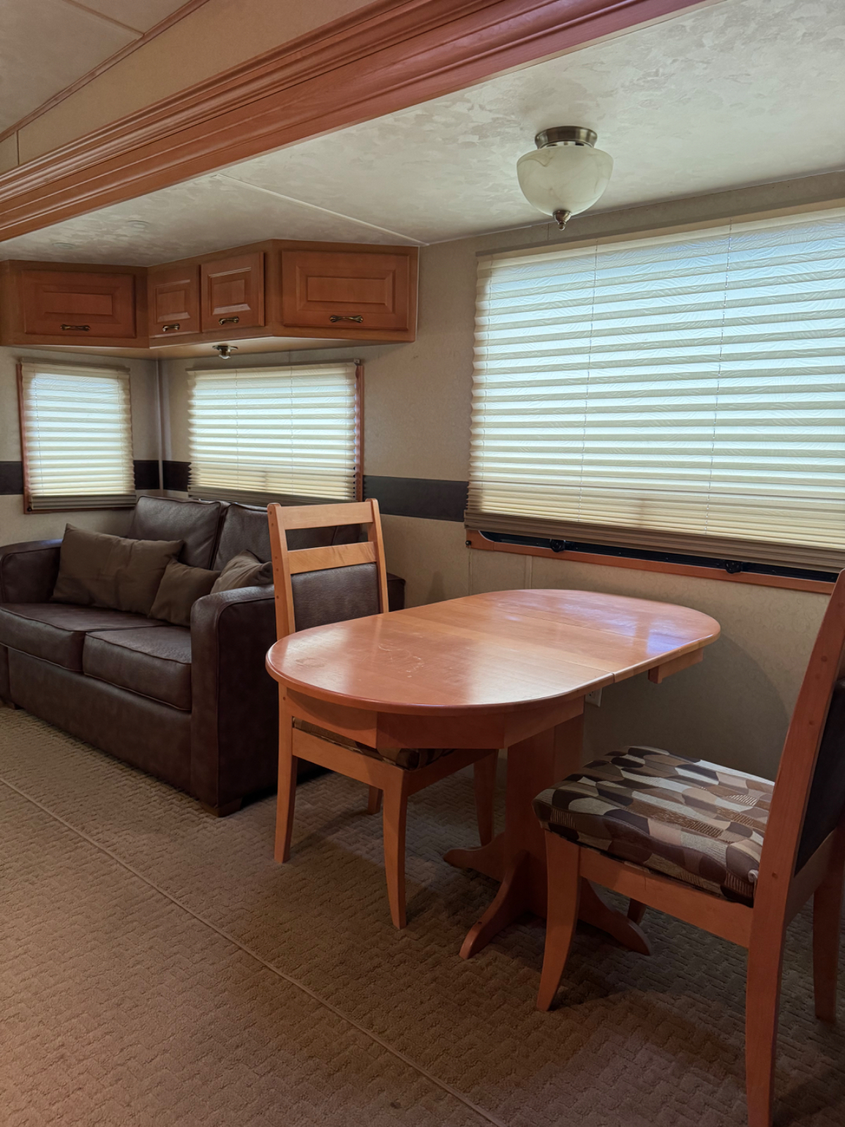 Cozy Camper - Photo 4