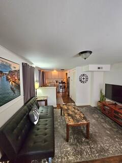 The Drake - Chic 2BR Private Unit - Photo 2