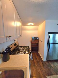 The Drake - Chic 2BR Private Unit - Photo 9