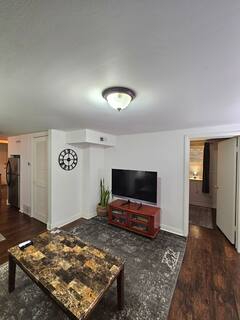 The Drake - Chic 2BR Private Unit