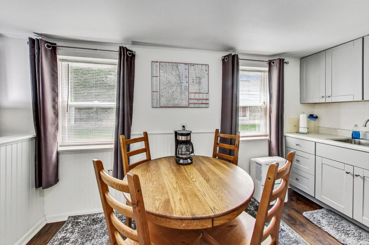 The Drake - Chic 2BR Private Unit - Photo 7