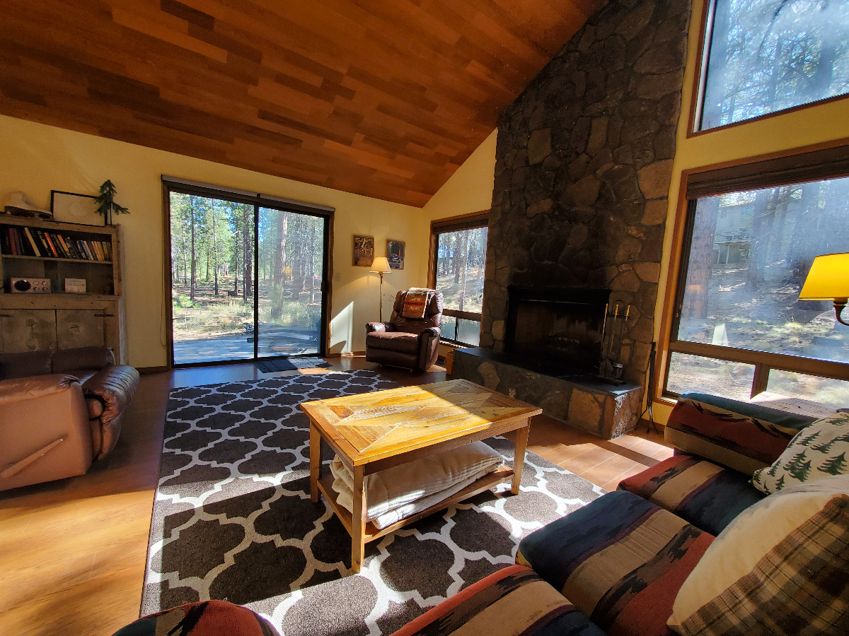 2 Bedroom House Close to Sunriver Village & SHARC - Photo 3