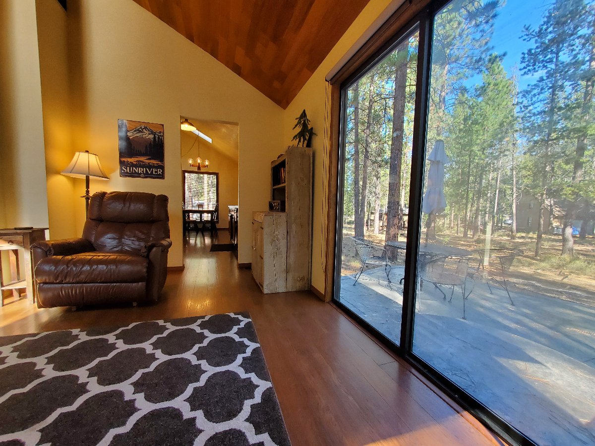 2 Bedroom House Close to Sunriver Village & SHARC - Photo 5