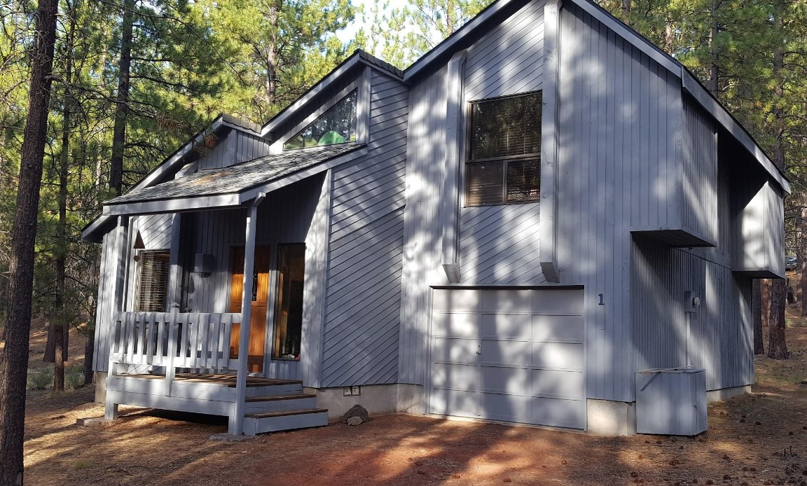 2 Bedroom House Close to Sunriver Village & SHARC - Photo 1
