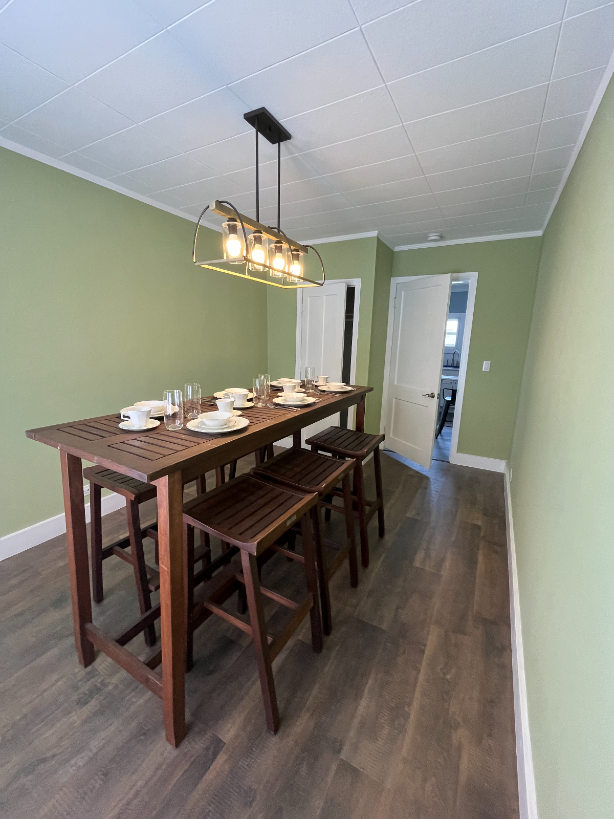 Newly Renovated Luxury Apartment - Elegant Retreat in Cortland, NY, with Modern Amenities and Charmi - Photo 8