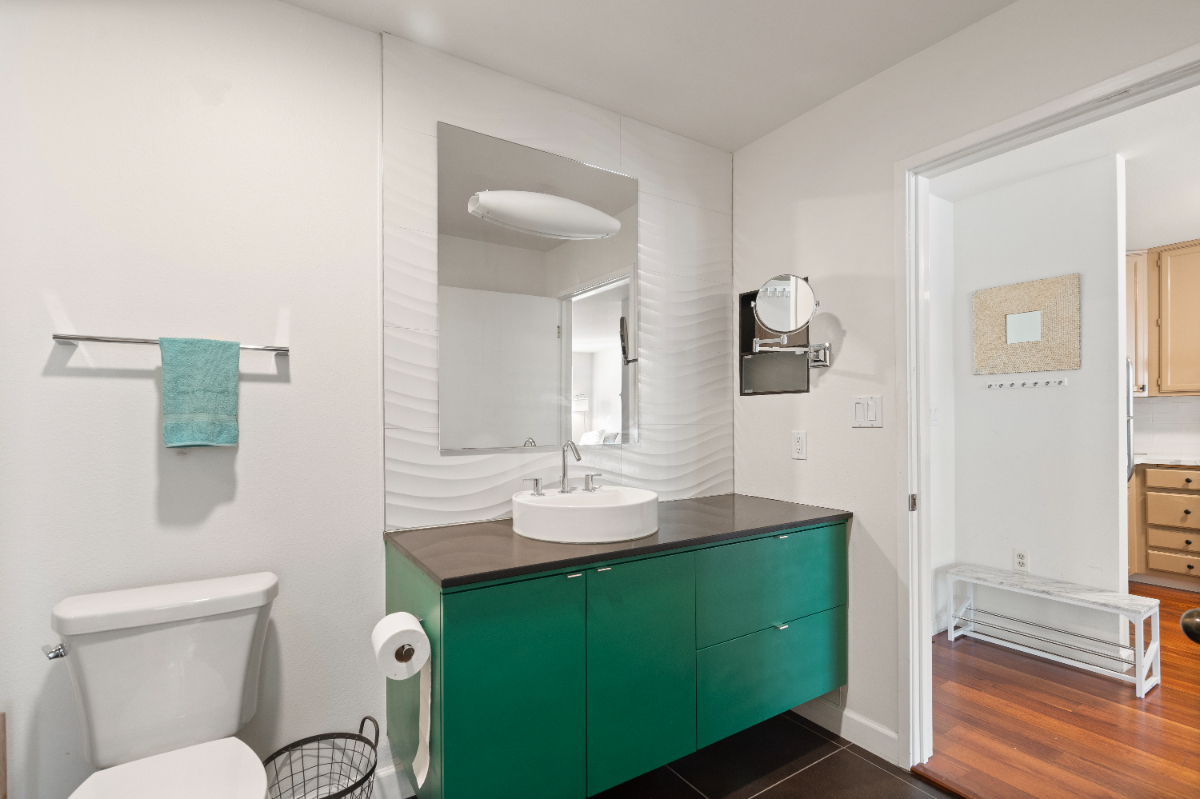 Bright and Cozy Condo with Parking in a Safe Neighborhood Potrero Hill - Photo 6