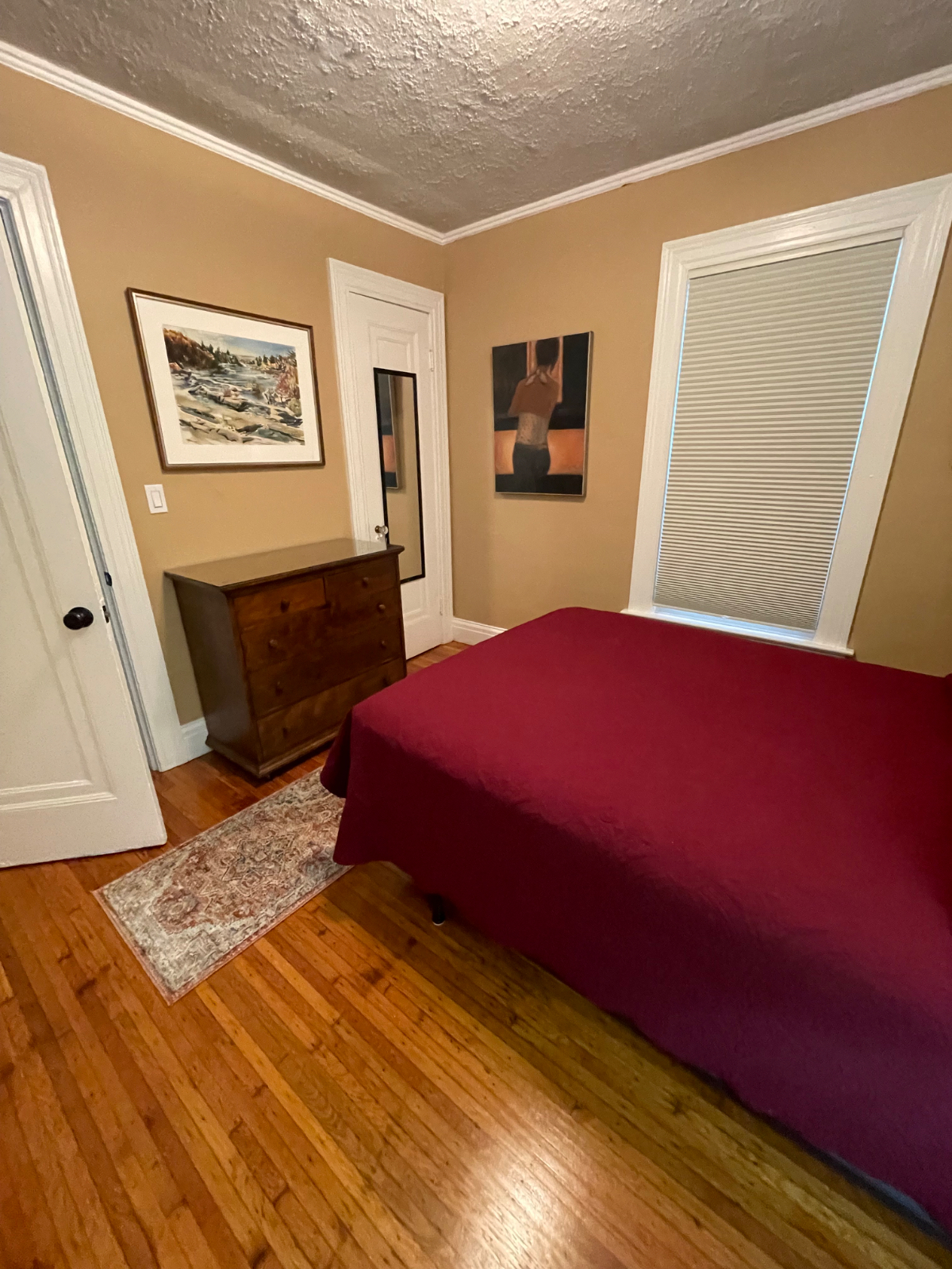 Quiet 2 bedroom 1 office in South Utica - Photo 4