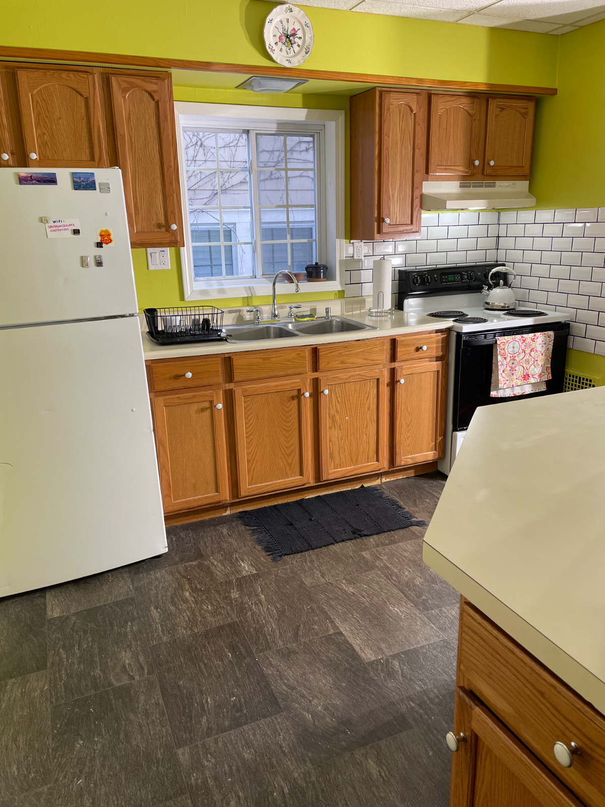 Quiet 2 bedroom 1 office in South Utica - Photo 12