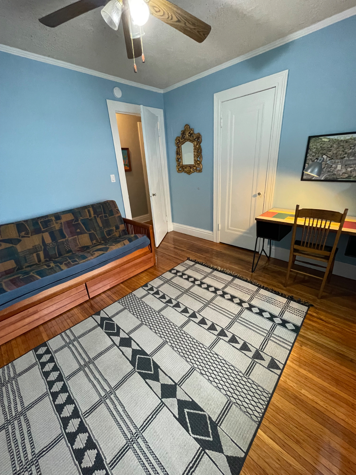 Quiet 2 bedroom 1 office in South Utica - Photo 11