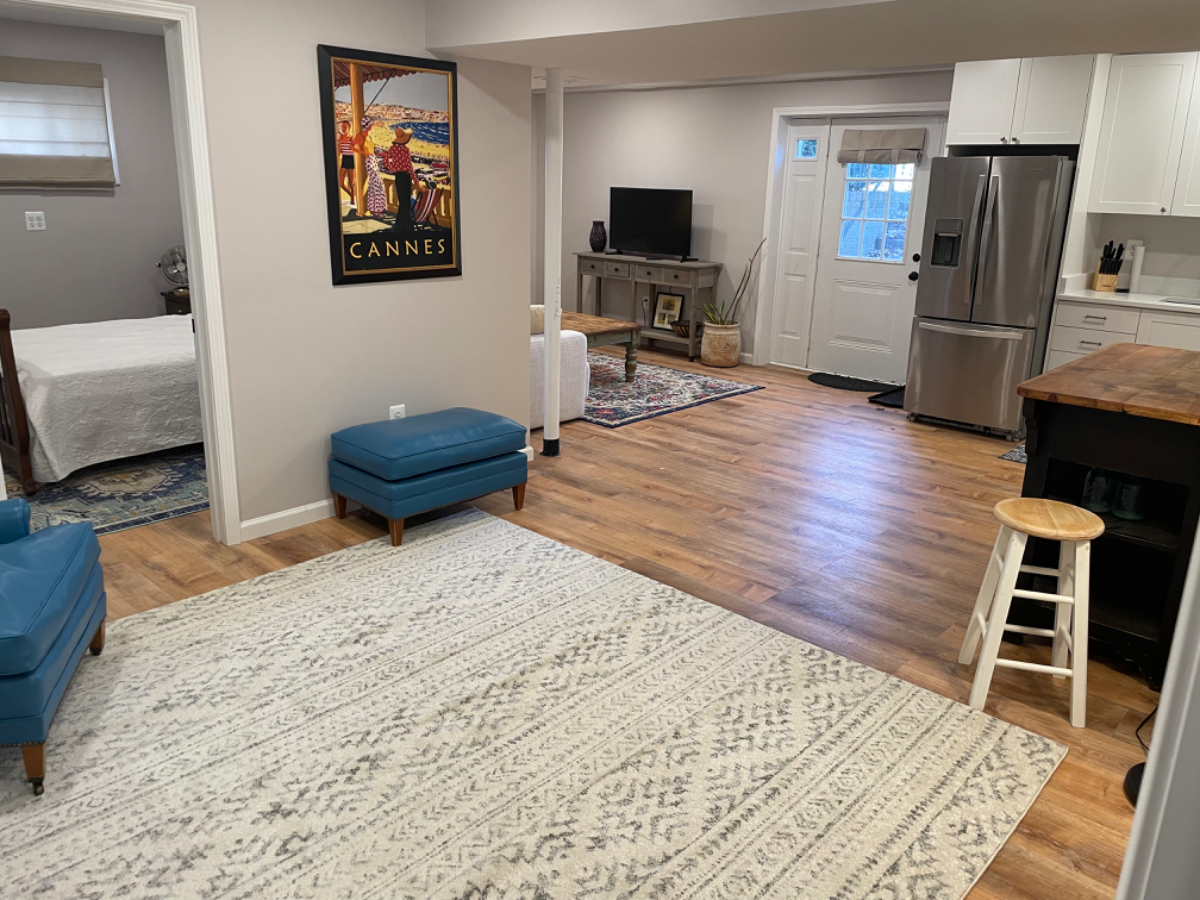 1 bed 1 bath 860 sq ft fully furnished and equipped  apartment