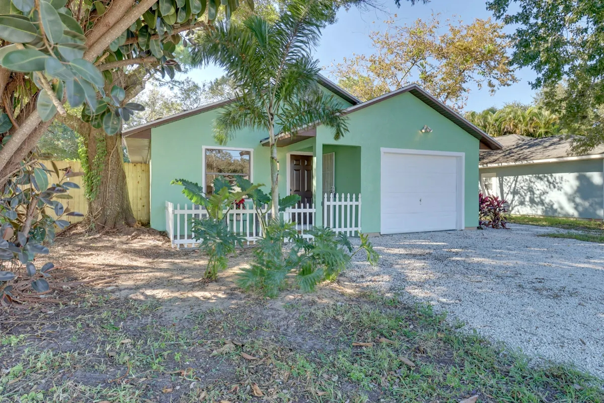 Side AB Combo - Beautiful 3BD in Vero Beach, FL