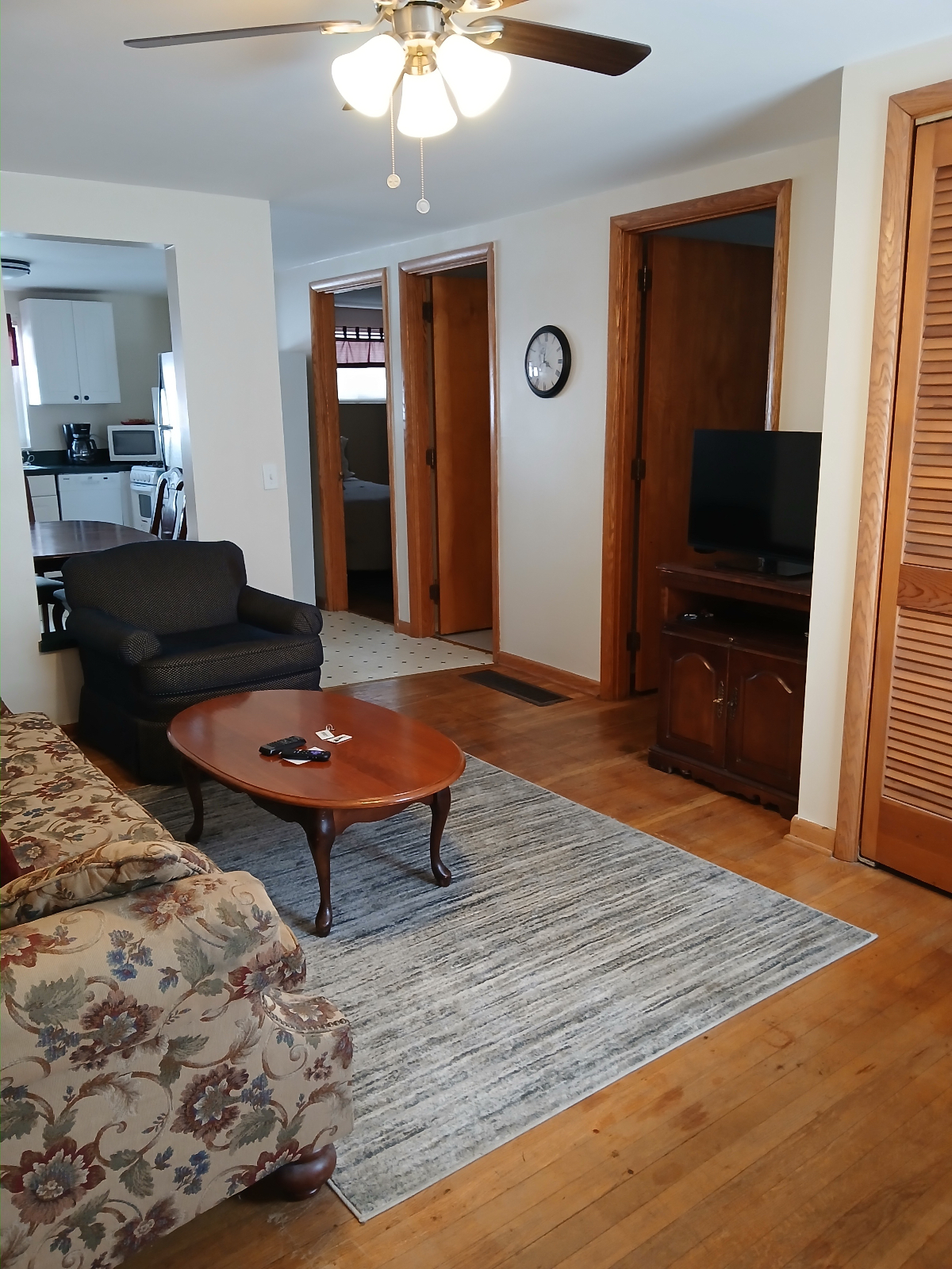 Charming 2 Bedroom Across From Country Club - Photo 1