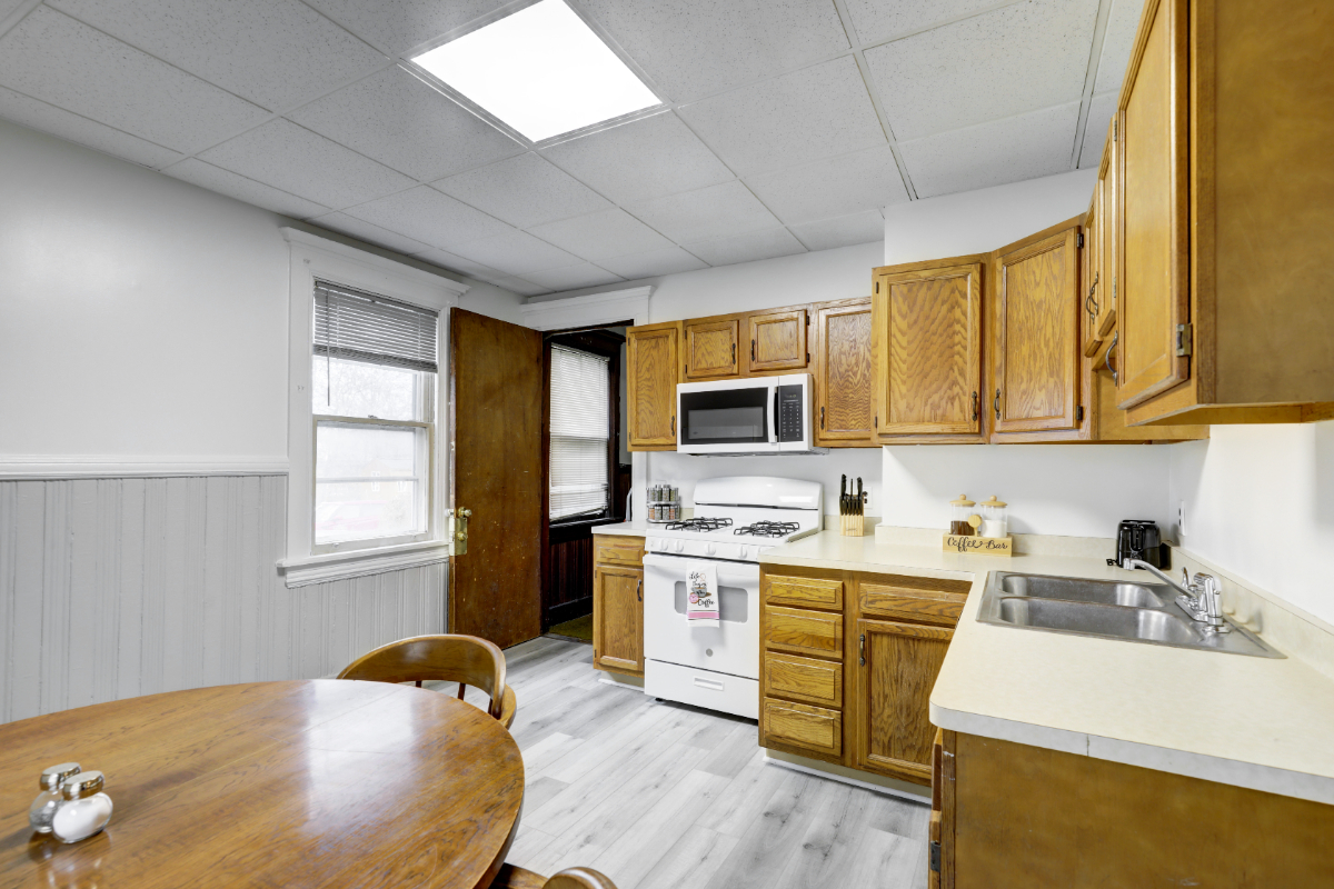 Comfortable 3 bedroom apartment located in center city, Rochester, NY - Photo 8