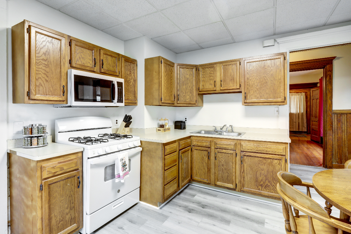 Comfortable 3 bedroom apartment located in center city, Rochester, NY - Photo 11