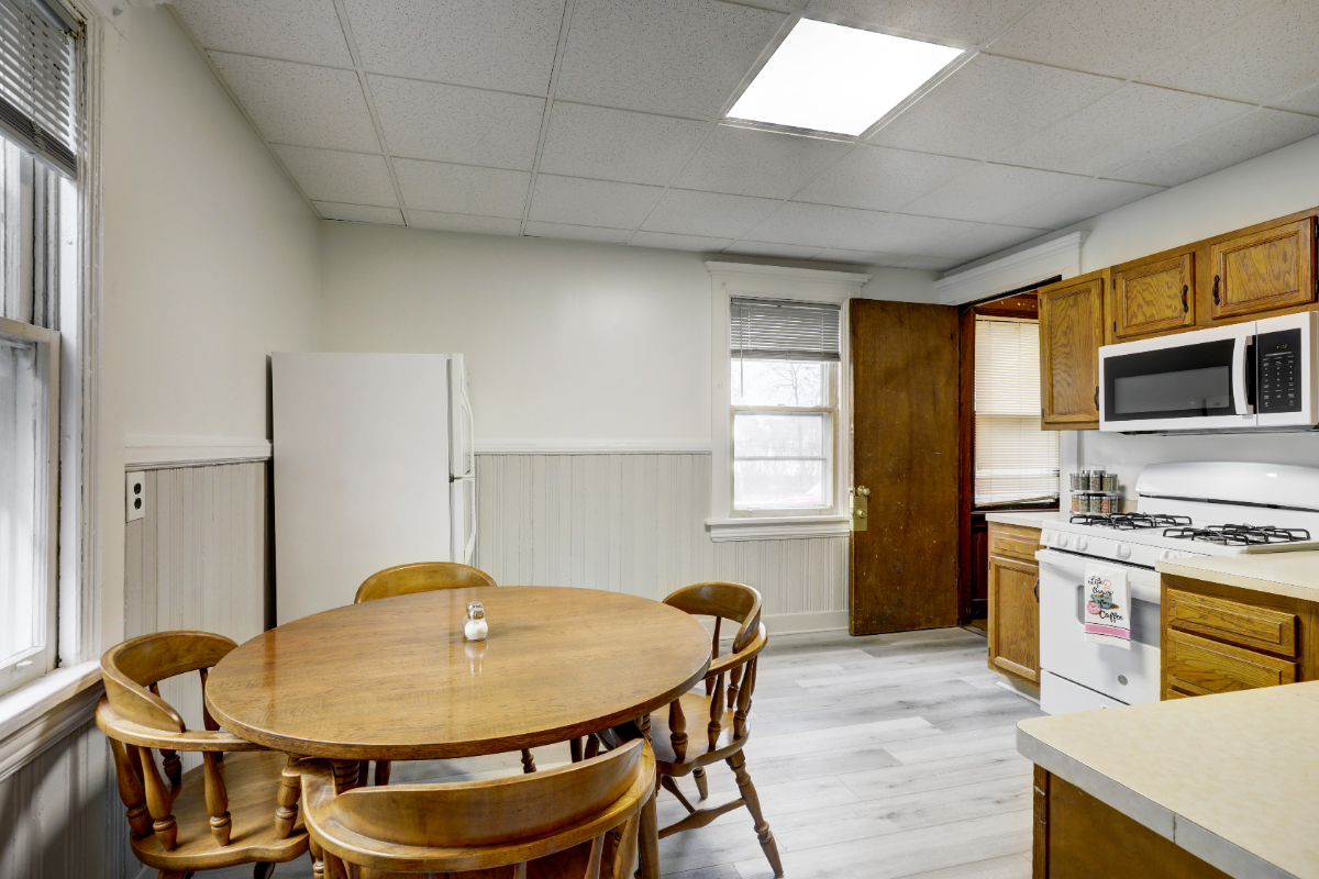 Comfortable 3 bedroom apartment located in center city, Rochester, NY - Photo 9