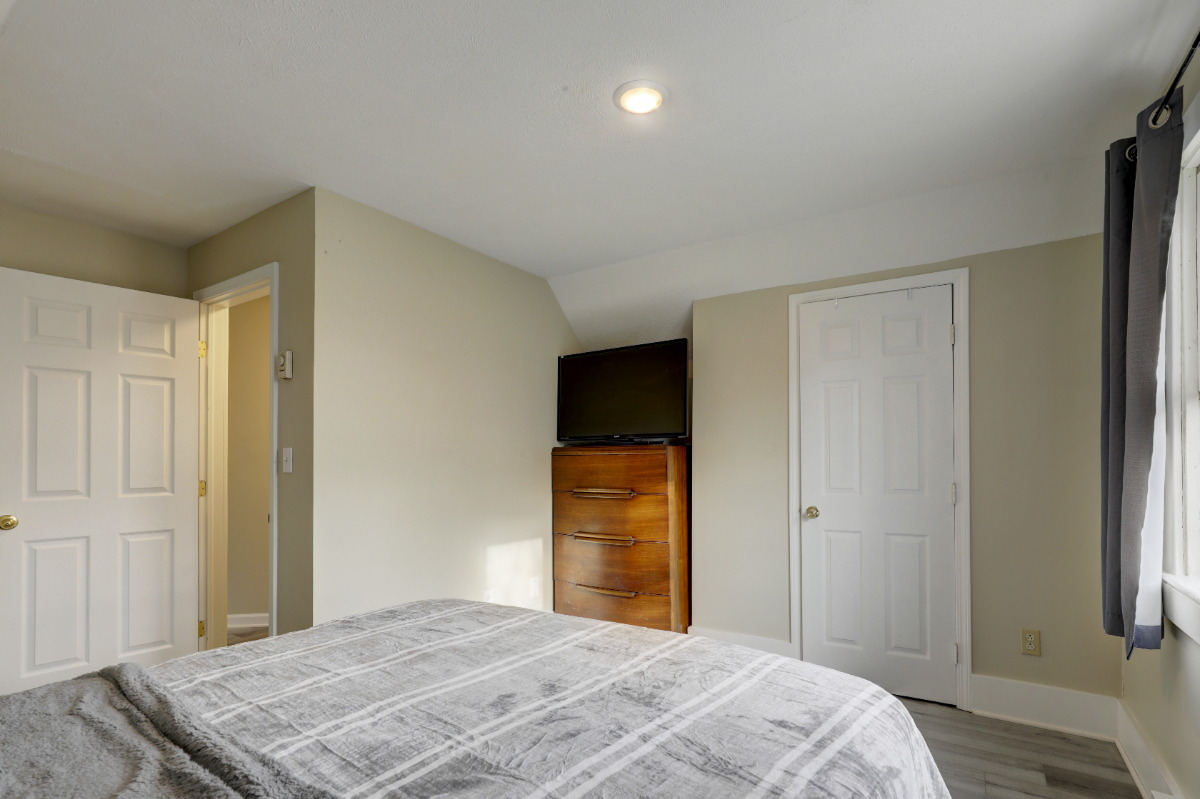 Comfortable 3 bedroom apartment located in center city, Rochester, NY - Photo 2