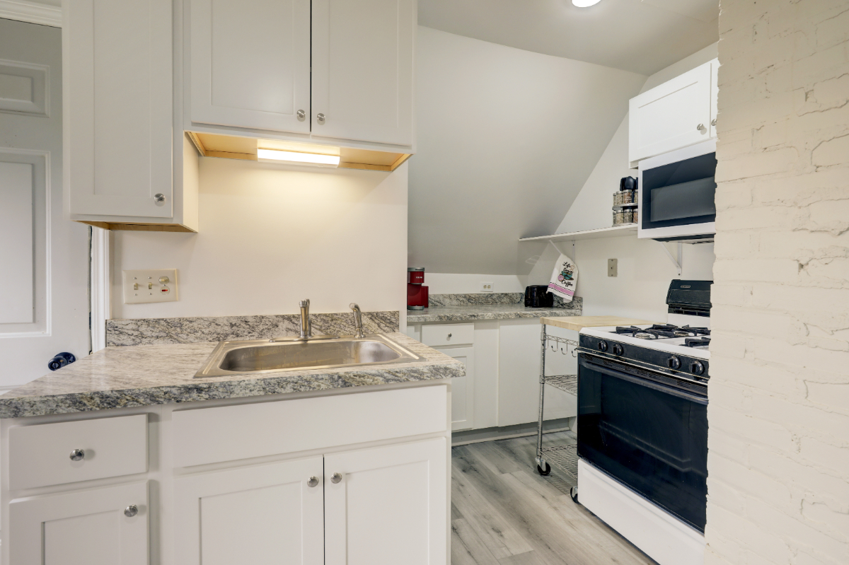 Comfortable 3 bedroom apartment located in center city, Rochester, NY - Photo 7