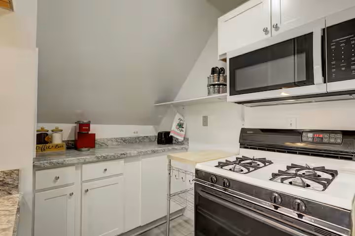 Comfortable 3 bedroom apartment located in center city, Rochester, NY - Photo 9