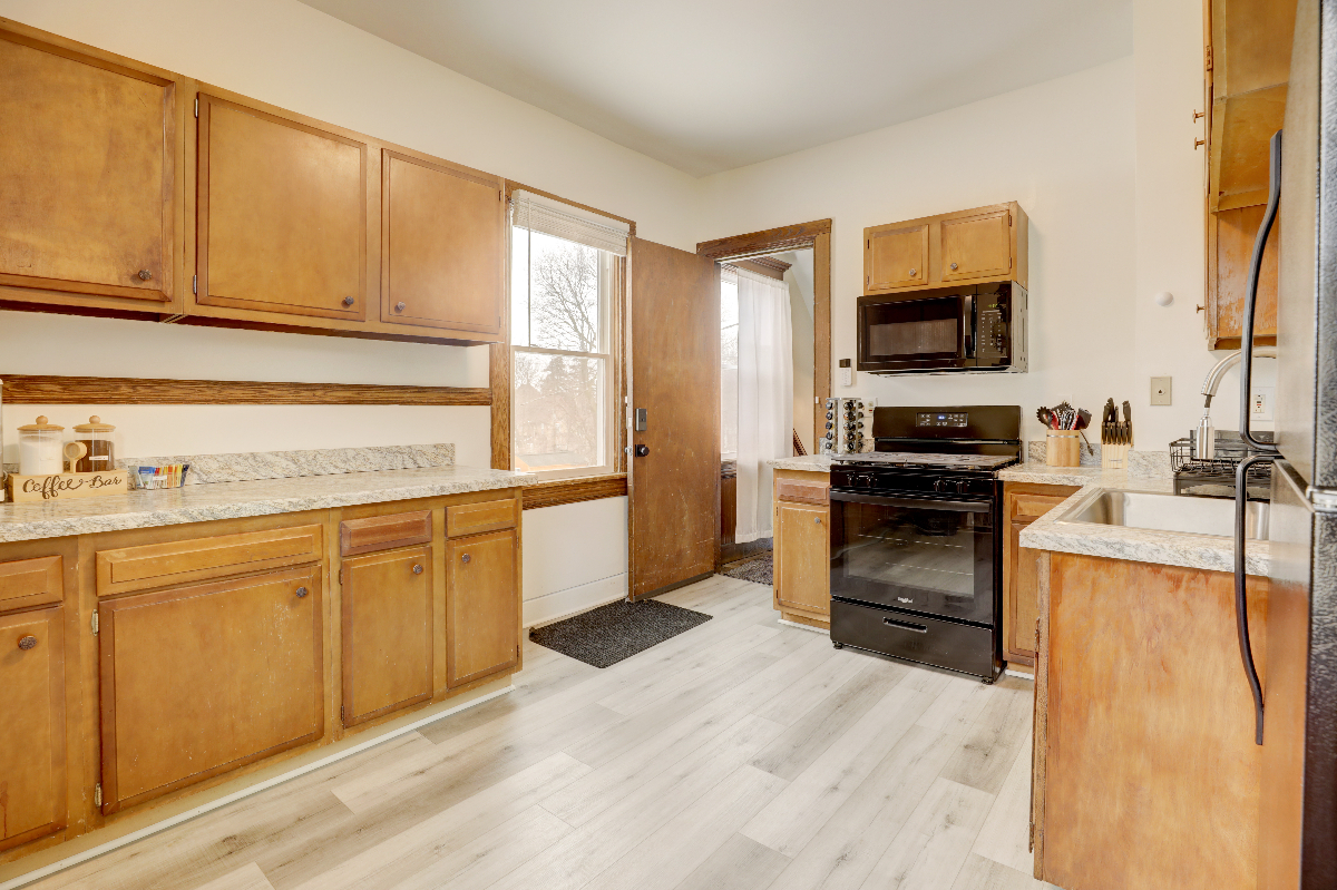 Comfortable 3 bedroom apartment located in center city, Rochester, NY - Photo 1