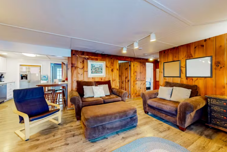 3BR/1BA Idyllic Lakefront Retreat in Vermont - Close to Skiing & Lake George, NY - Photo 6