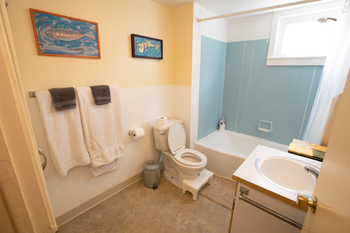 Cayuga House - Photo 5