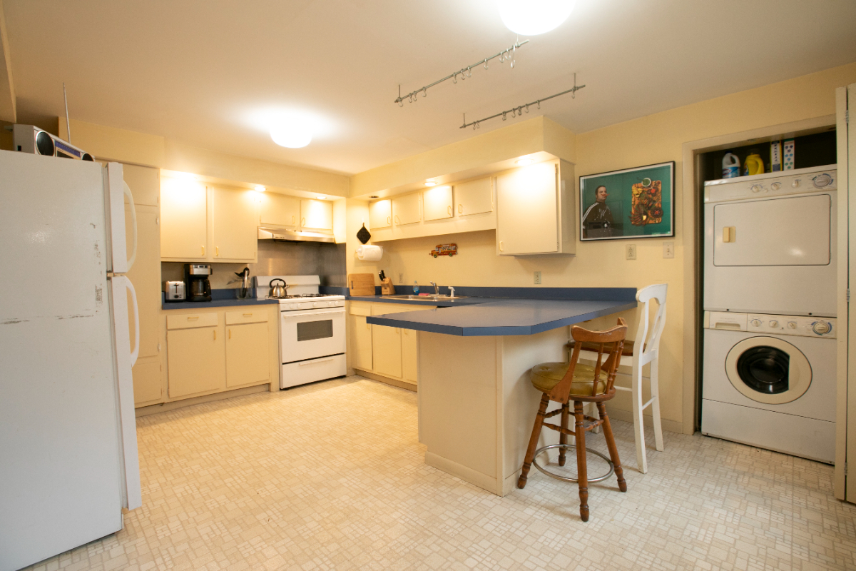 Cayuga House - Photo 1